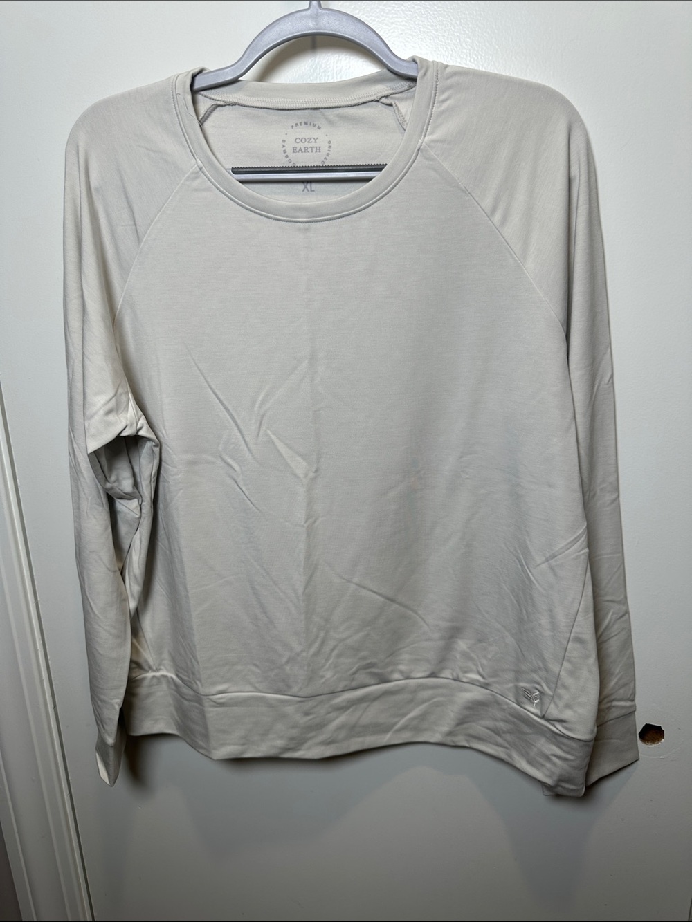 Cozy Earth Women's Crewneck Sweatshirt in Light Cream (101)